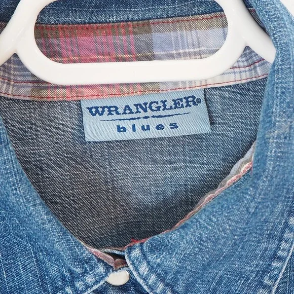 Vintage Women's Wrangler Blues Denim Shirt Pearl Snap Button Up Western - Large* - Picture 6 of 13